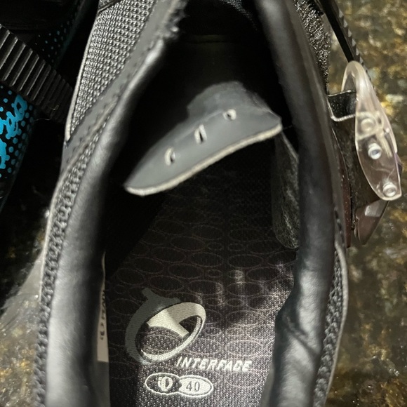 Spinning shoes clips included - Picture 5 of 6